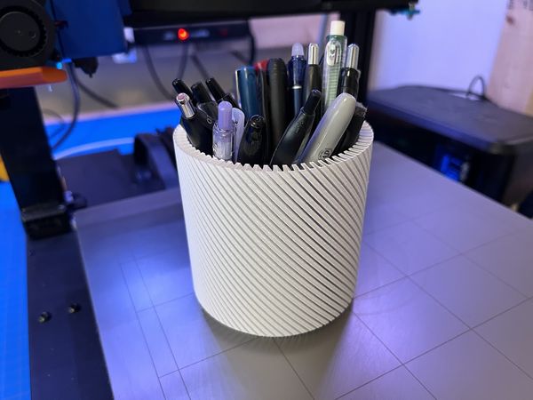Tactile Spiral Vase Pen Cup