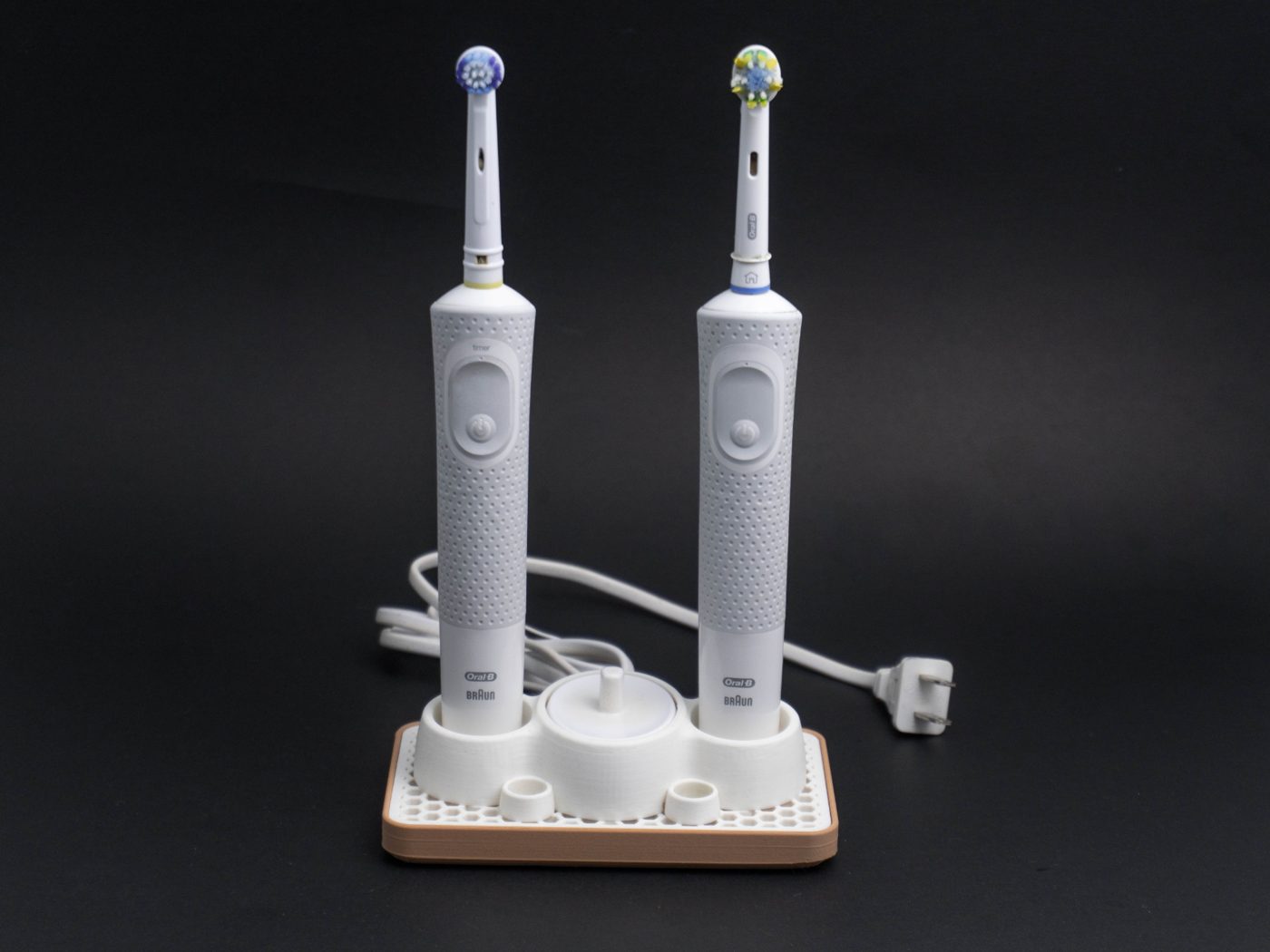 Oral-B Dual Toothbrush + Charger holder
