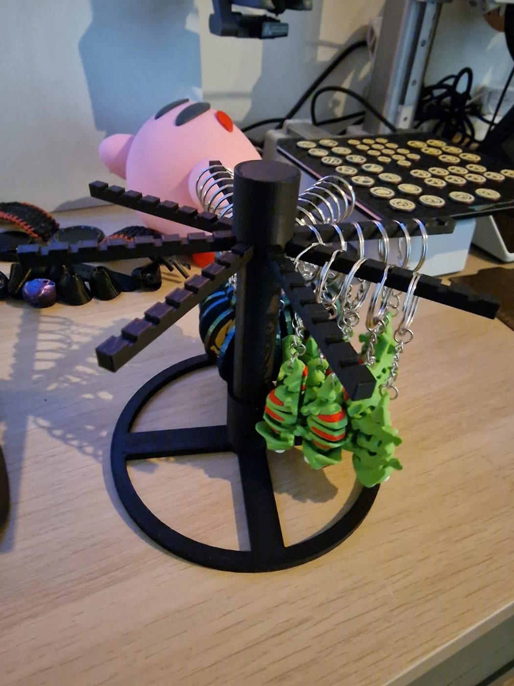 Keychain display rotating and stackable