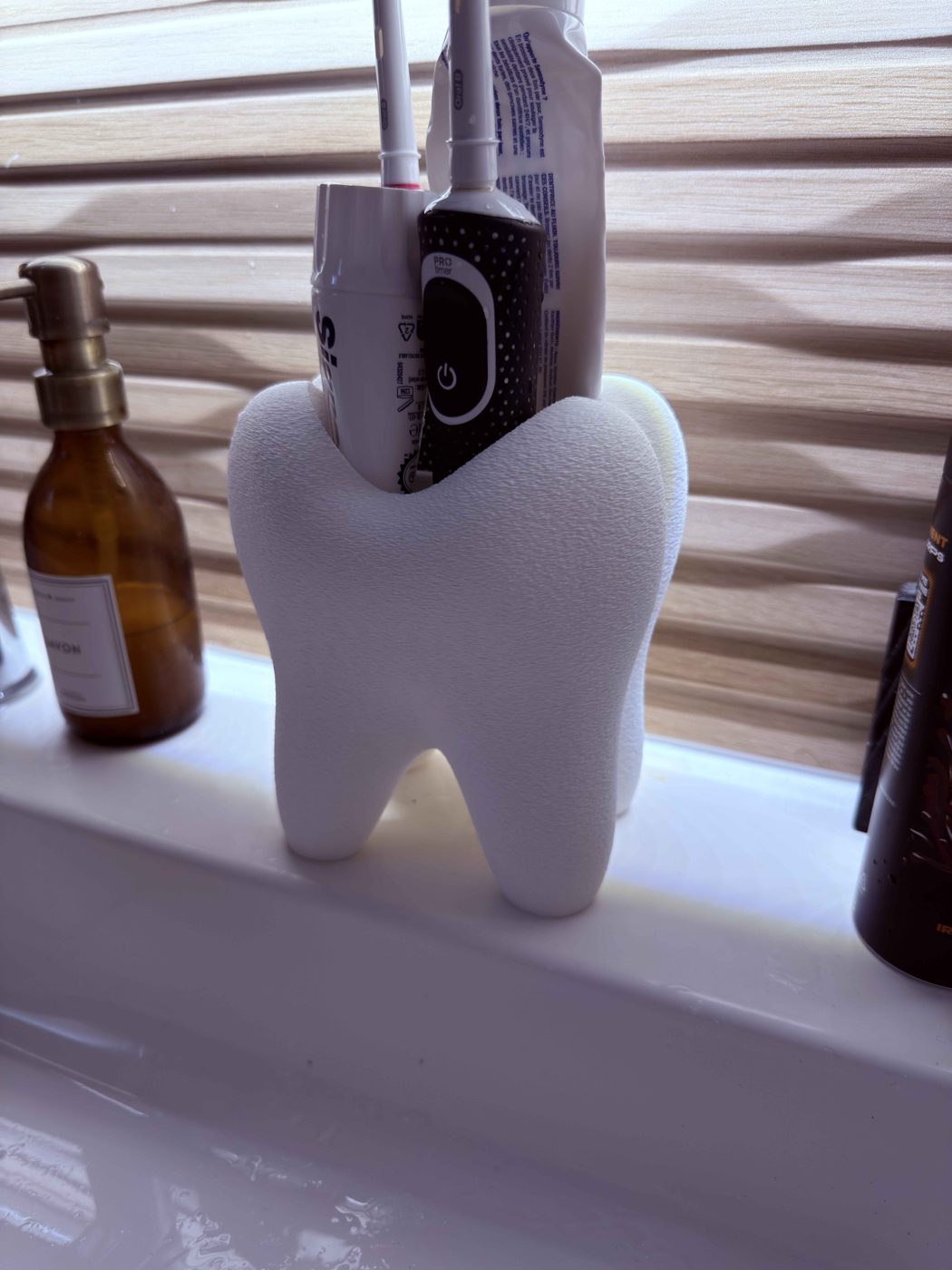 Toothbrush Tooth holder