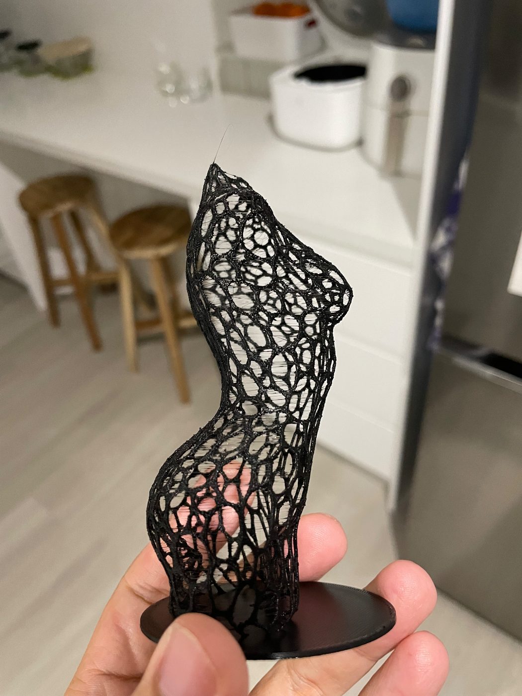 Voronoi Sexy Girl Sculpture